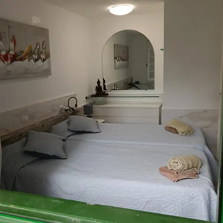 Puerta Del Sol Apartment